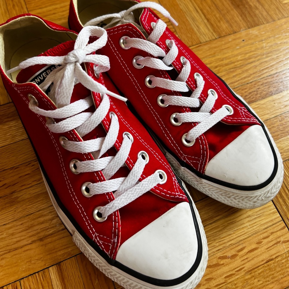 Red Converse Size 8
